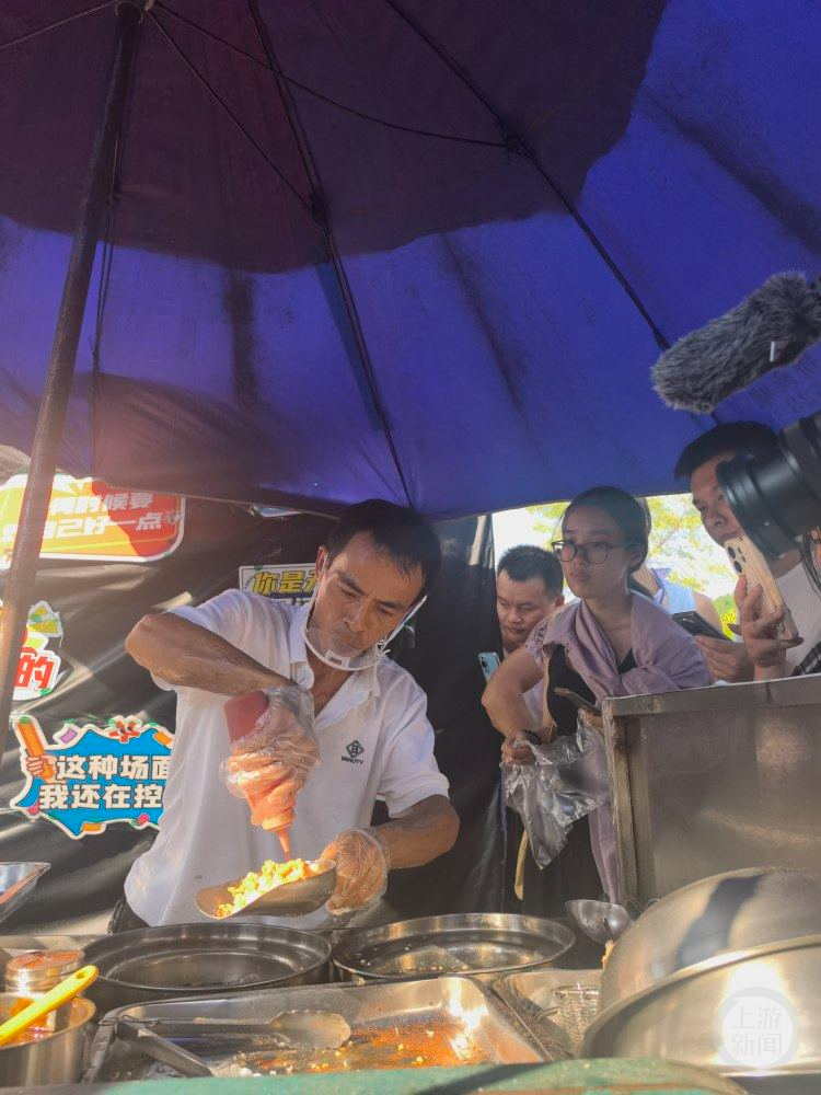 上游人物丨“鸡排哥”：人不能飘，炸鸡排是我的根本