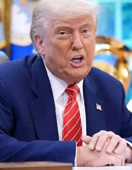 【特朗普为何被索赔500万美元；
在另一起相关的诽谤案中，特朗普还被判需向卡罗尔