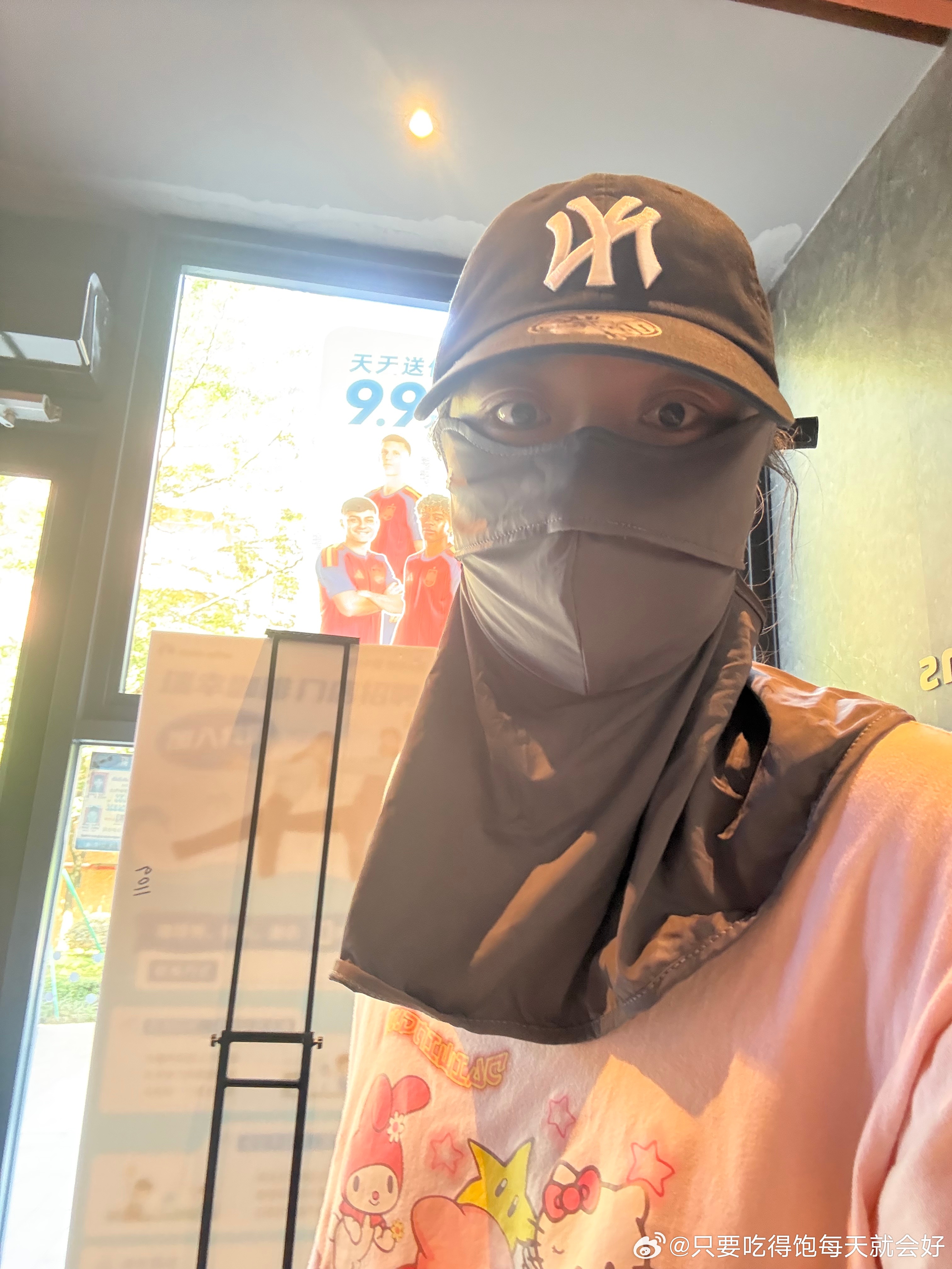 一到夏天，电动车人秒变养蜂人喝个我妈妈做的毒苹果美式，味道不咋地，还不够毒🍎小