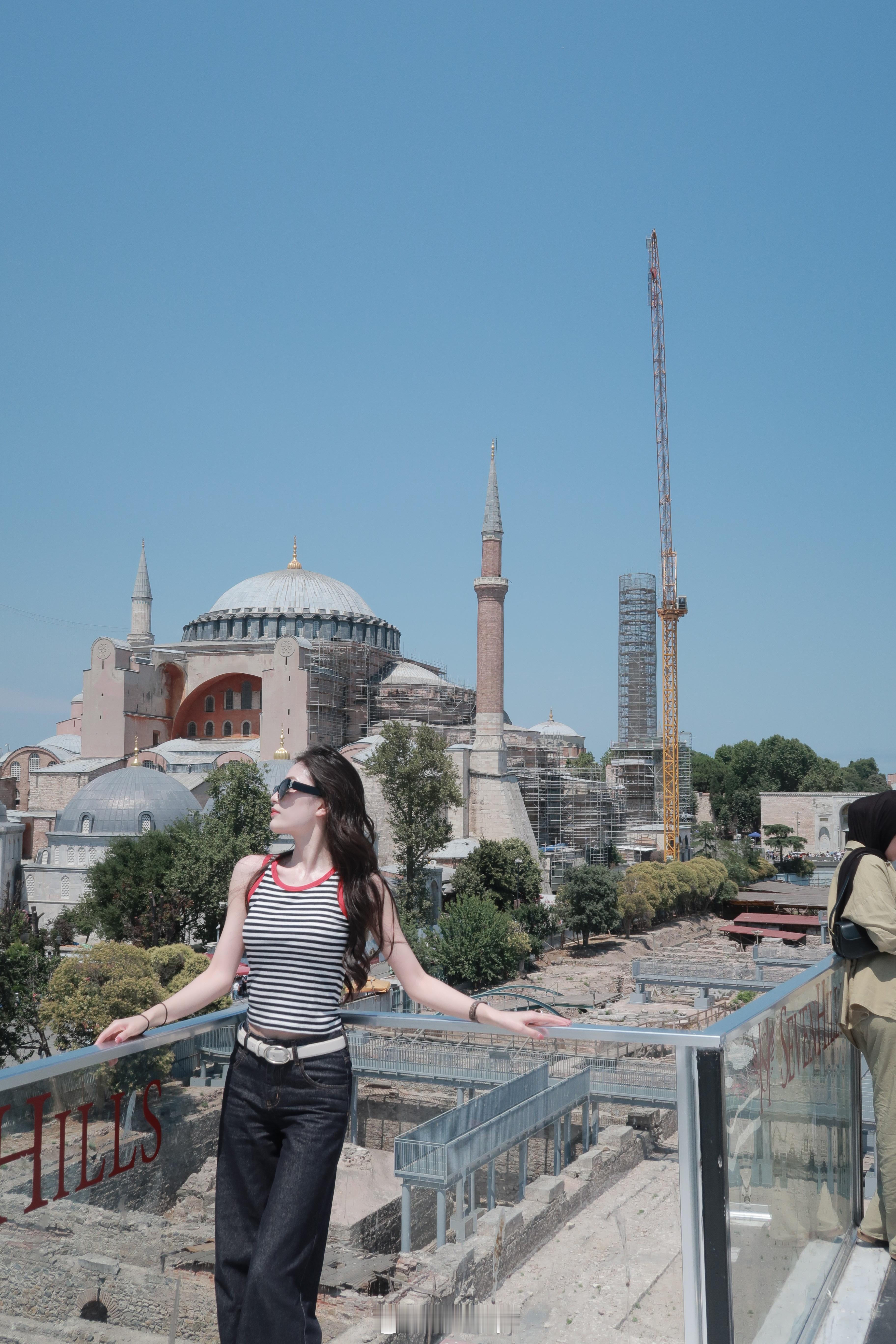 𝑰𝒔𝒕𝒂𝒏𝒃𝒖𝒍🇹🇷翻开世界的中心 是一双蓝色的眼睛  ​​