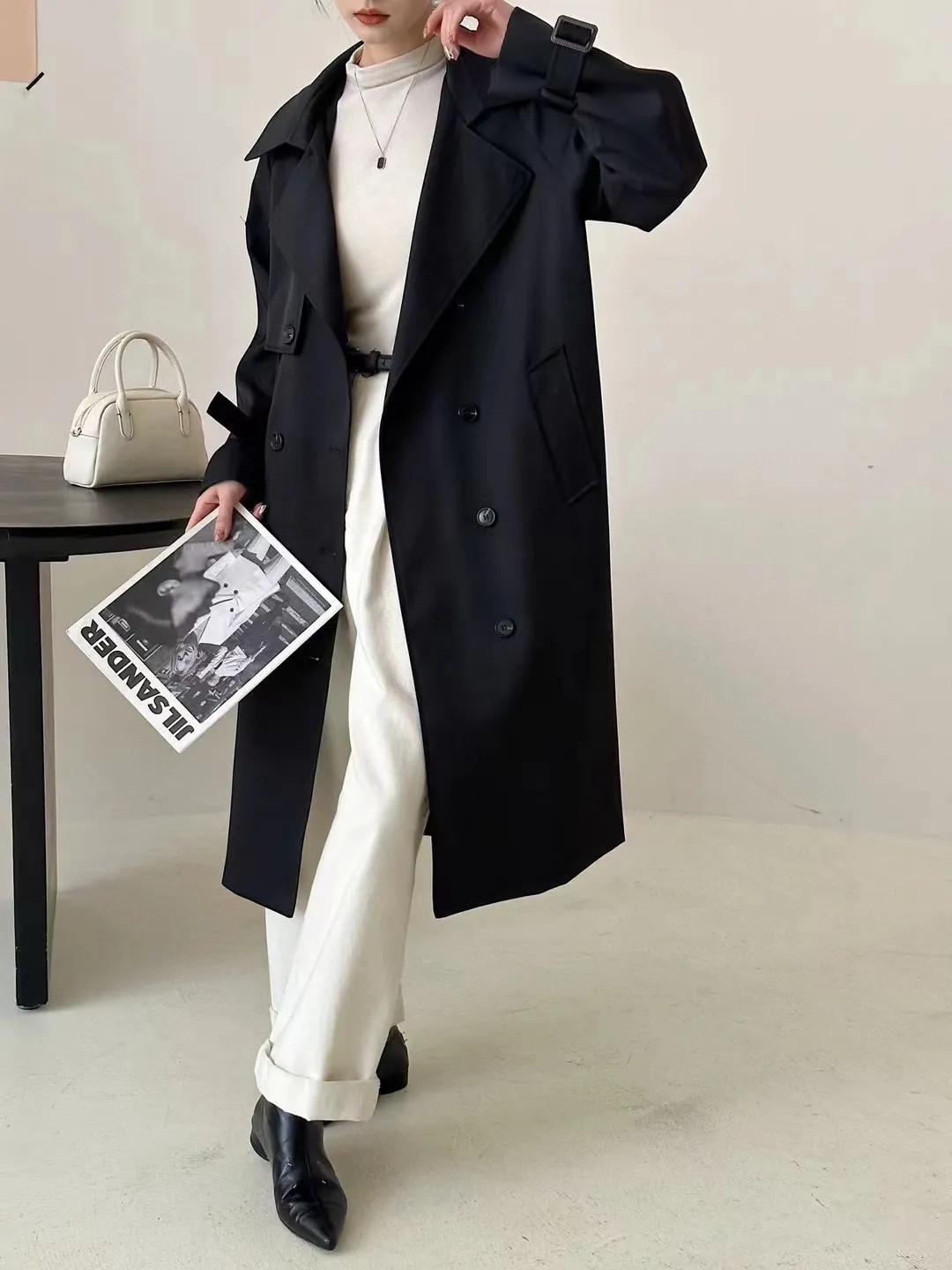 打底衣服搭配好，风衣一穿上气场就全变。

#春秋款女士风衣# #气质风衣女# #