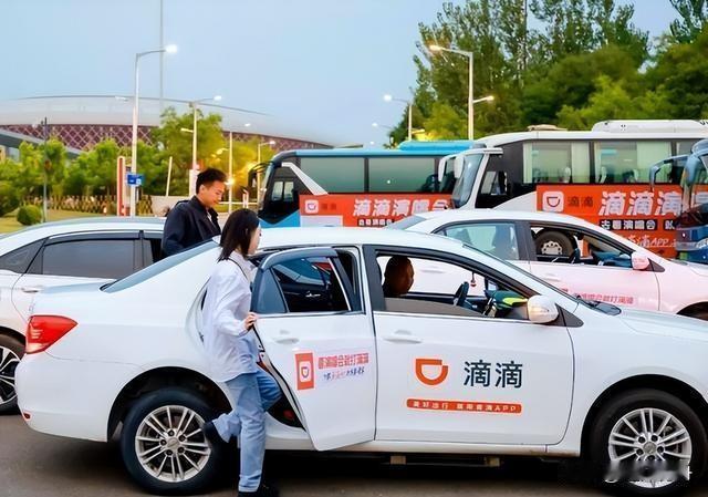 为什么大家现在宁愿等网约车，也不坐出租车？就是想要省心。身边应该都有这种经历。赶