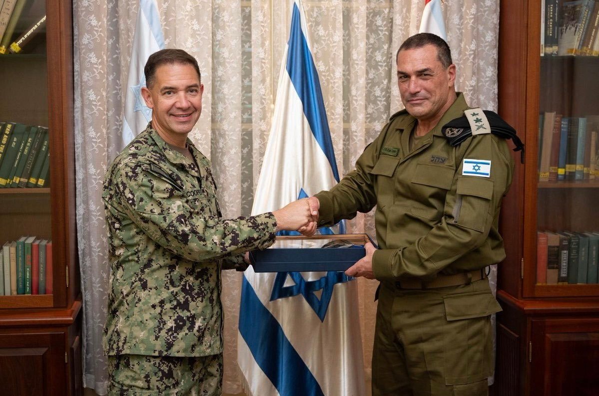 美国中央司令部司令布拉德·库珀上将抵达以色列，与以色列总参谋长埃亚尔·扎米尔及其