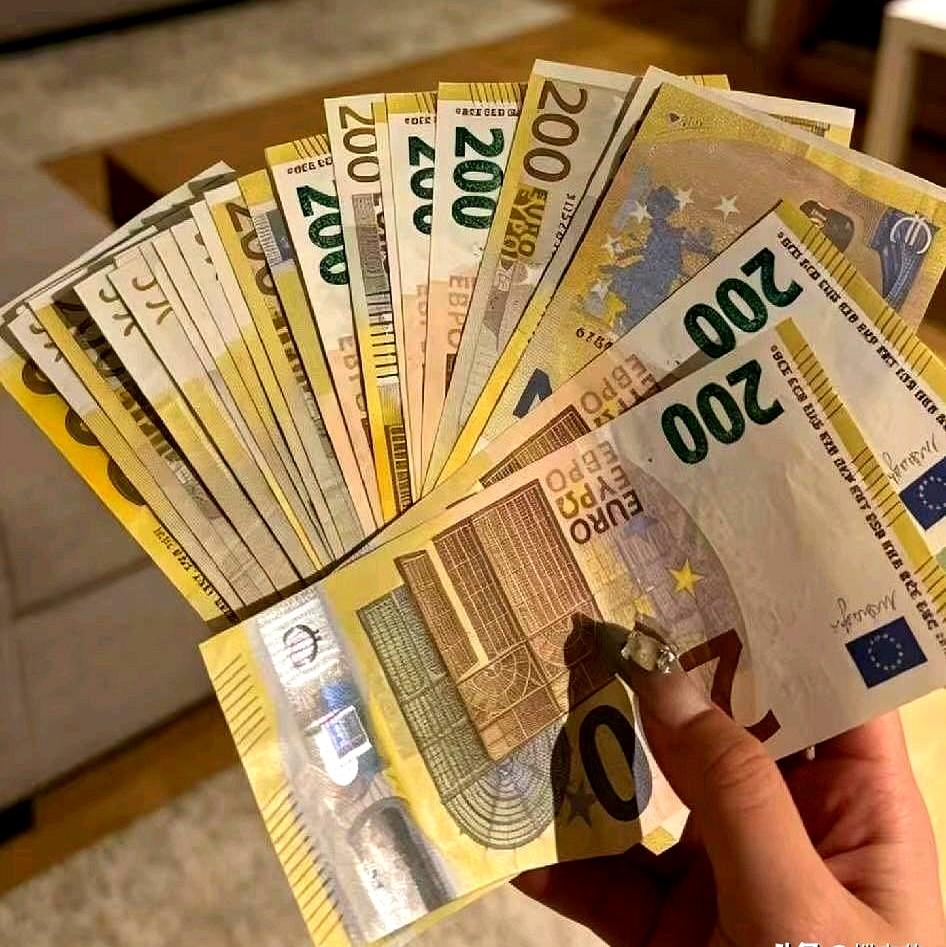 20张面值200的外币，到底能值多少？
这事还真把我姐整懵了。
她和姐夫离婚都5