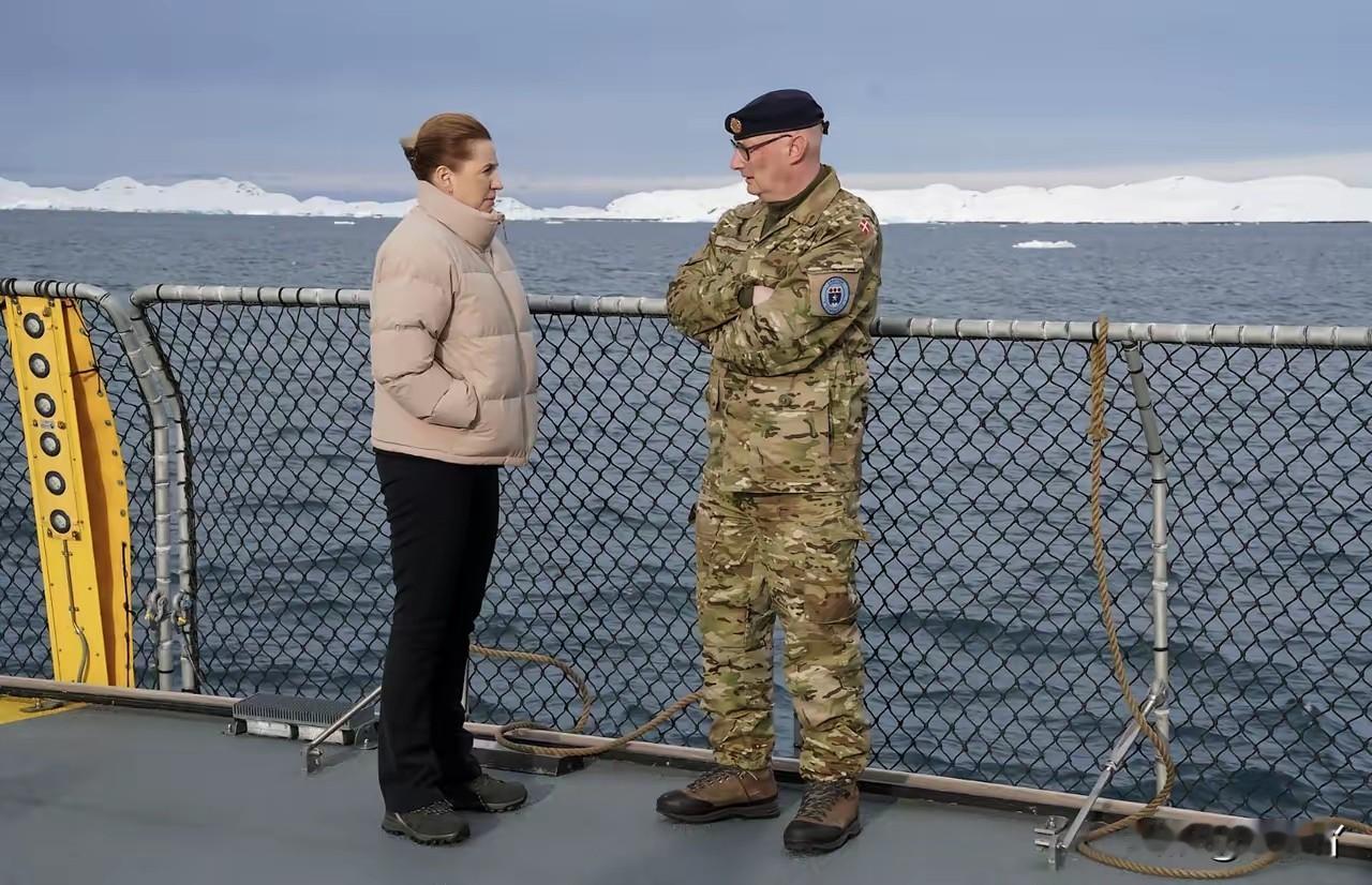 丹麦完全不怕美国的武力入侵，因为格陵兰岛上根本就没什么好轰炸的。这个岛上的唯一军