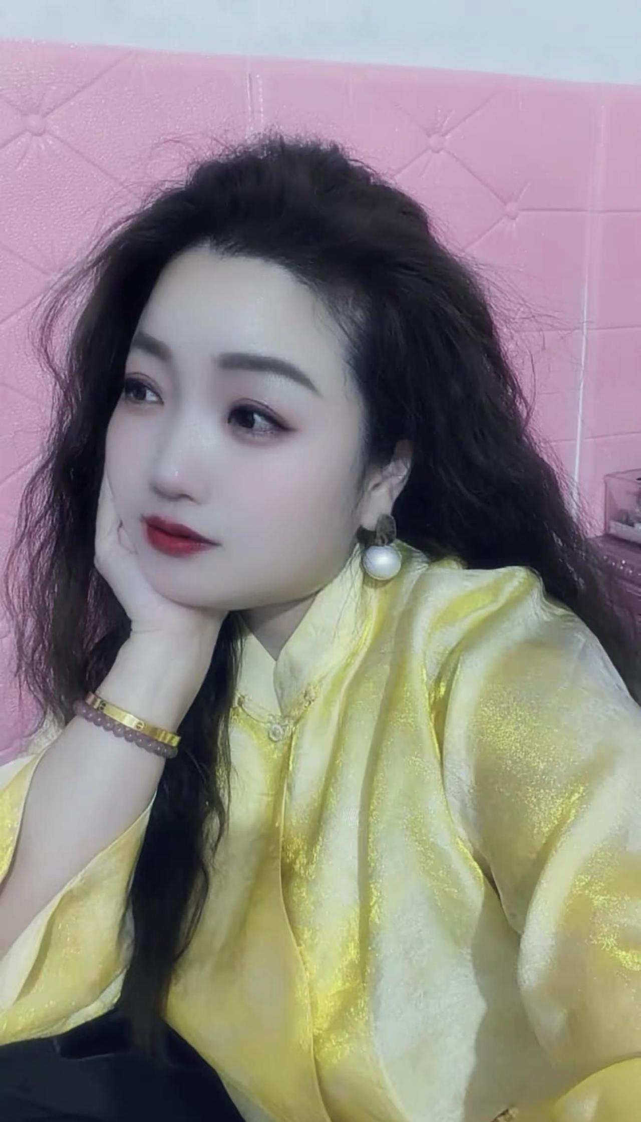 夫人在发呆，夫君你在哪！