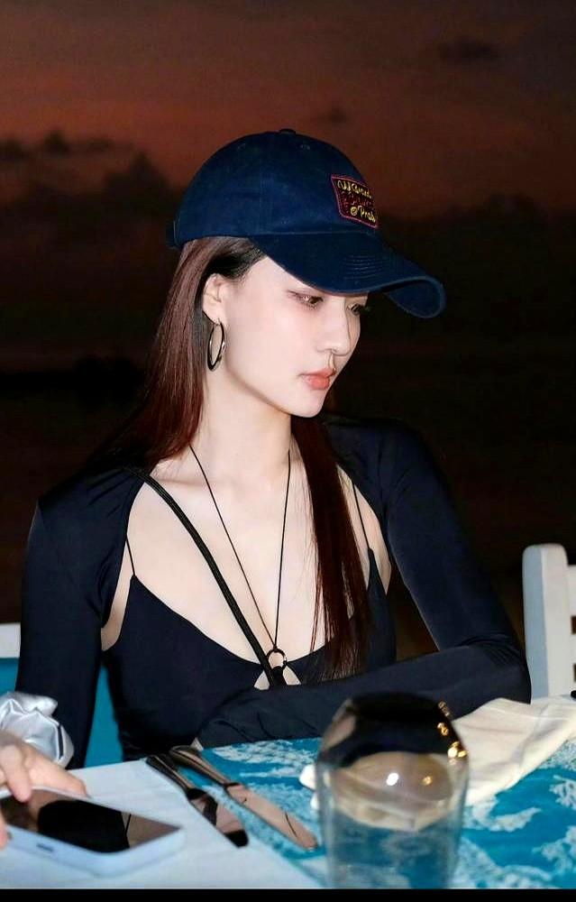天天跟着网络教程练养生，反而练出一身痛。

现在的成年人特别迷信各种新手指南。你