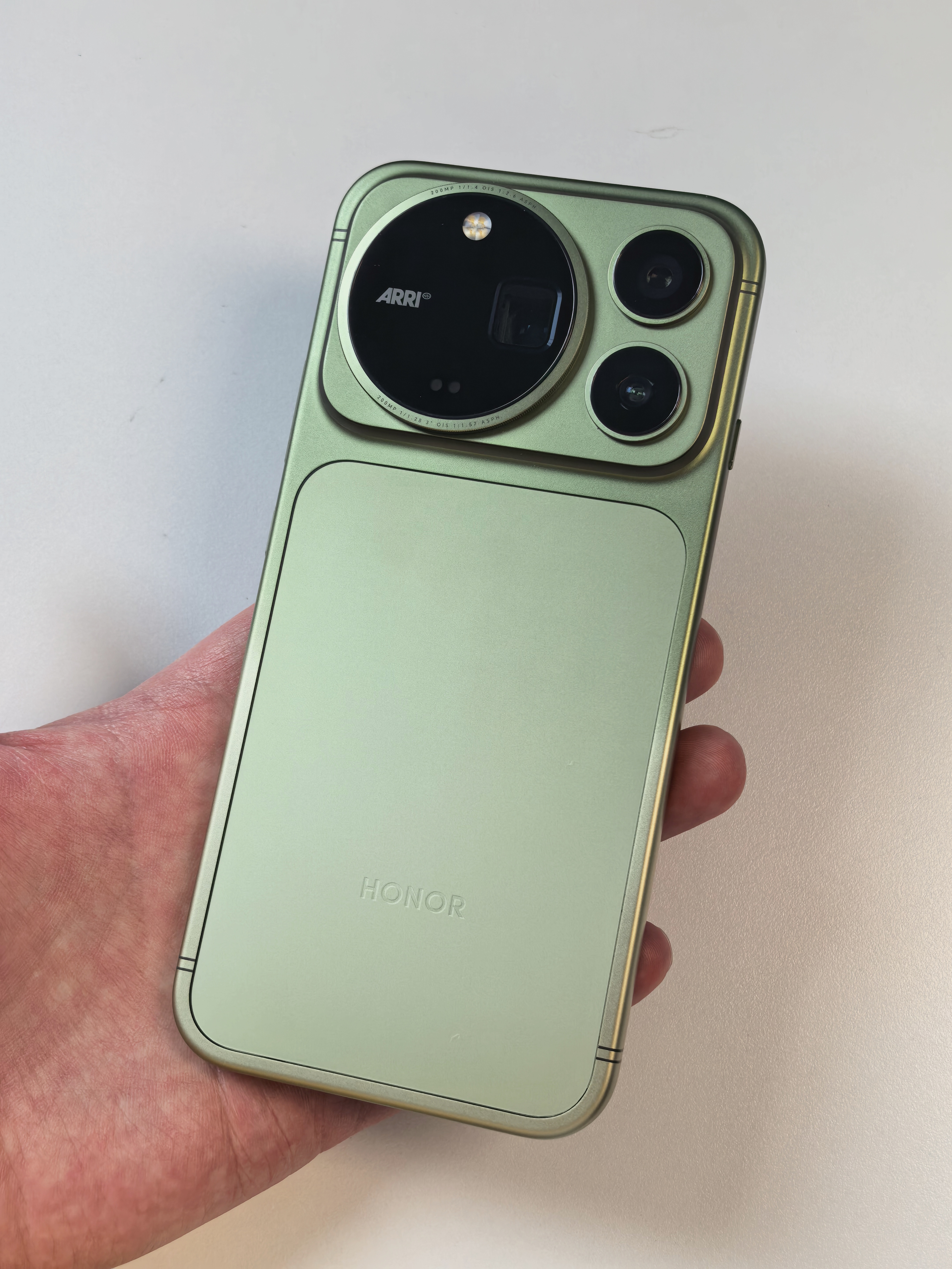 荣耀Magic9 Pro Max「苔青」应该算是有史以来最好看的荣耀Magic系
