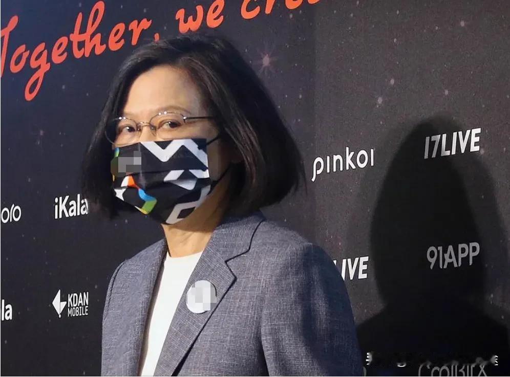 台湾军方高层自曝短板！台教授直言：开战撑不过24小时，蔡英文还在做梦？
 
20