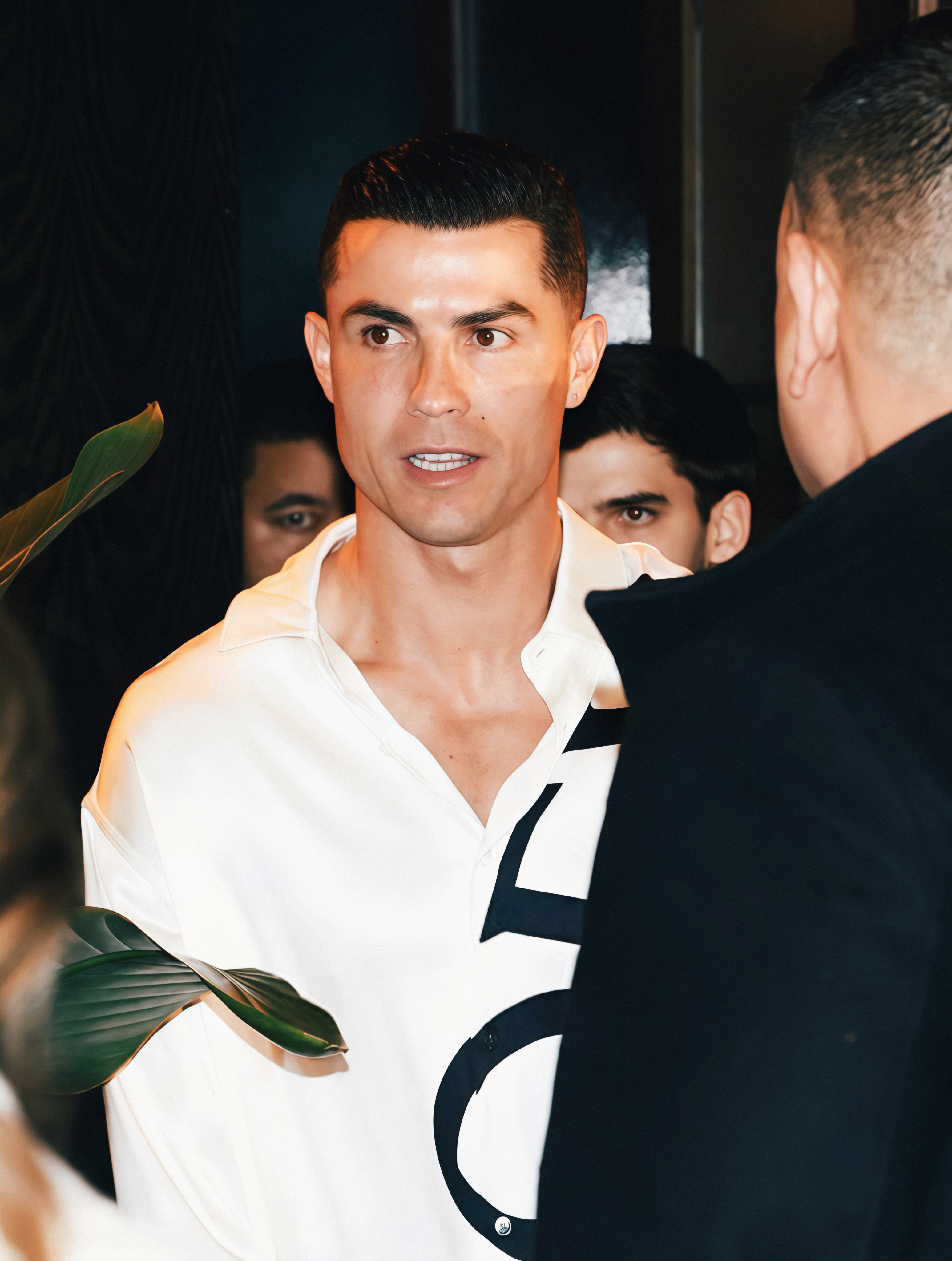 C罗现身马德里 🎞️ 今天这身确实帅麻了𝑪𝒓𝒊𝒔𝒕𝒊𝒂𝒏𝒐?