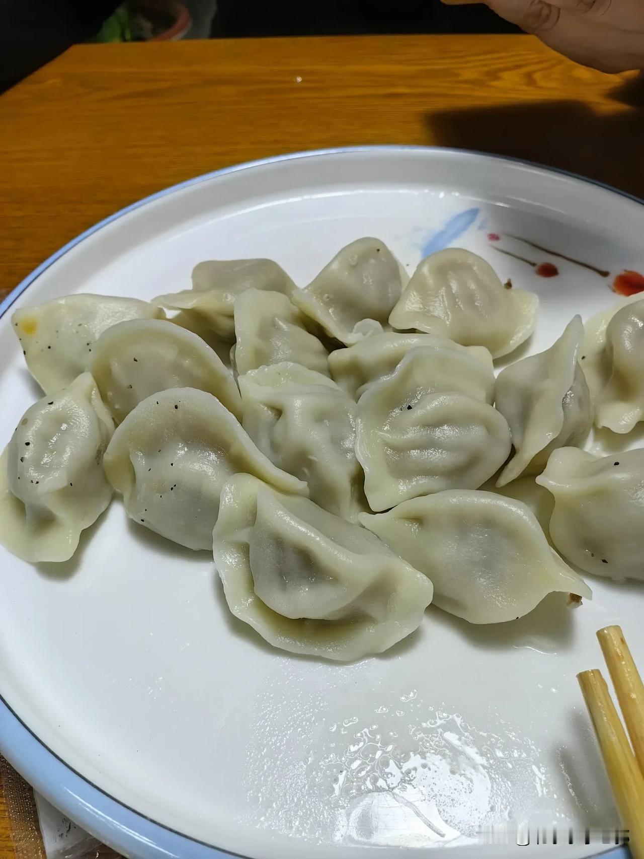 色香味，都差一点意思，服务态度更不用说了，吃了呛药