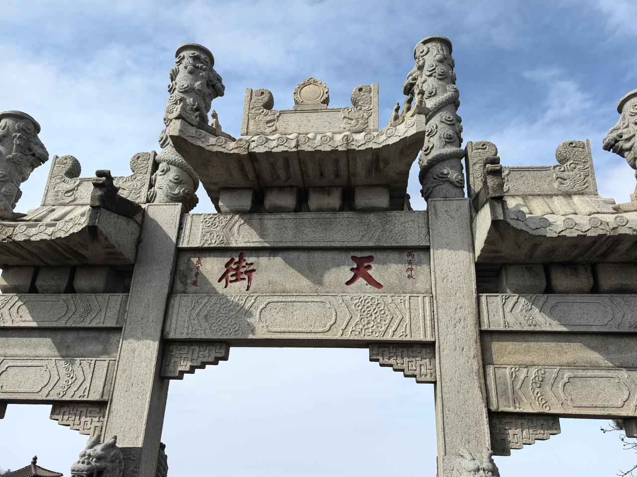 权力的本质是什么？简单讲一下。
        你小时候不听话，父母打你，迫使你