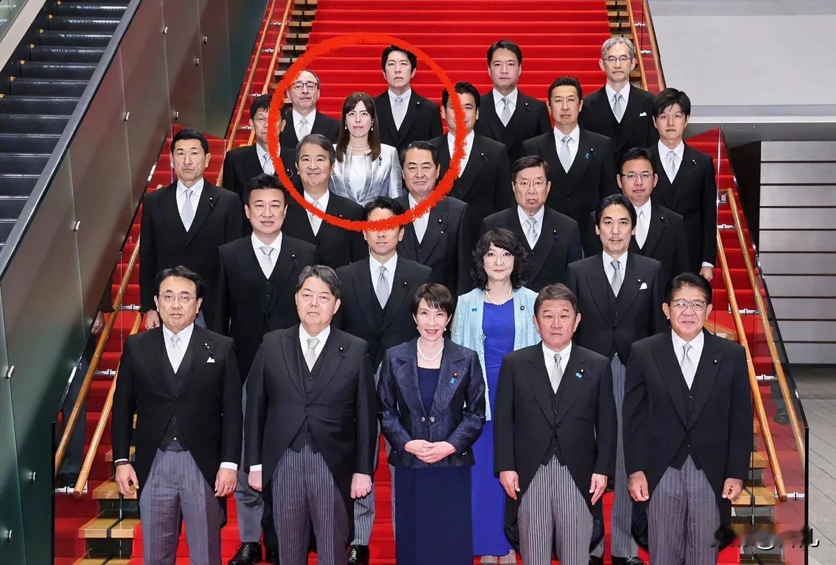 重磅！
日本全球寻找替代中国稀土方案。
 
中国宣布全面禁止军民两用物项对日本军