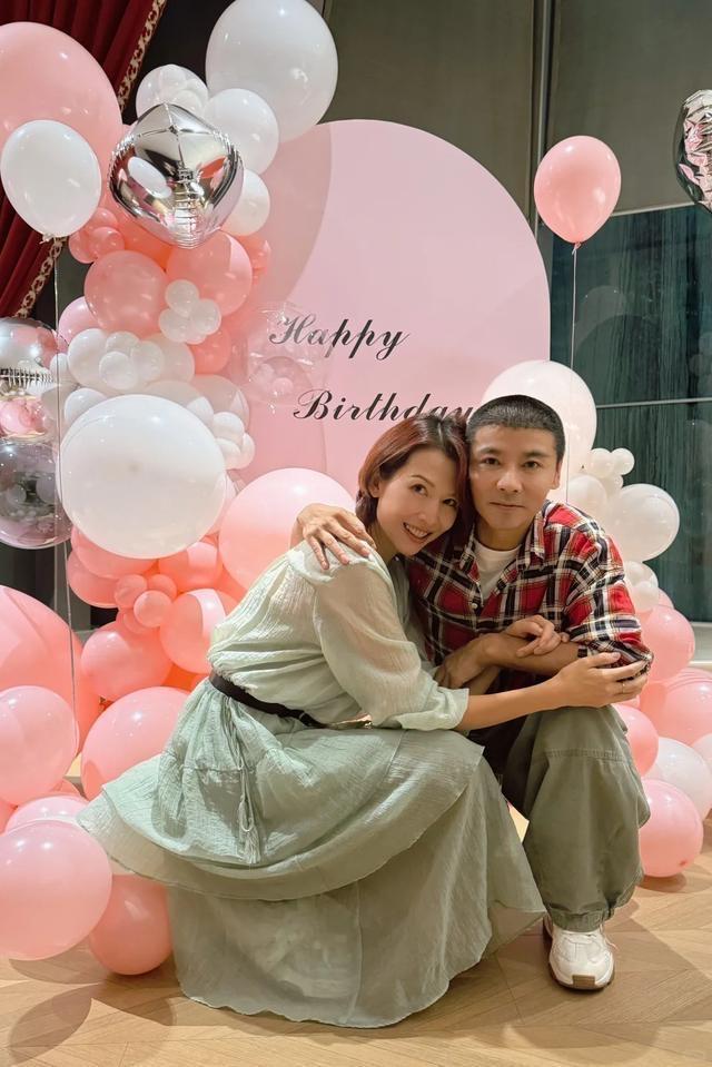 蔡少芬调侃“差点成寡妇”，甜蜜中见夫妻深情

近日，蔡少芬在一档综艺里幽默调侃“