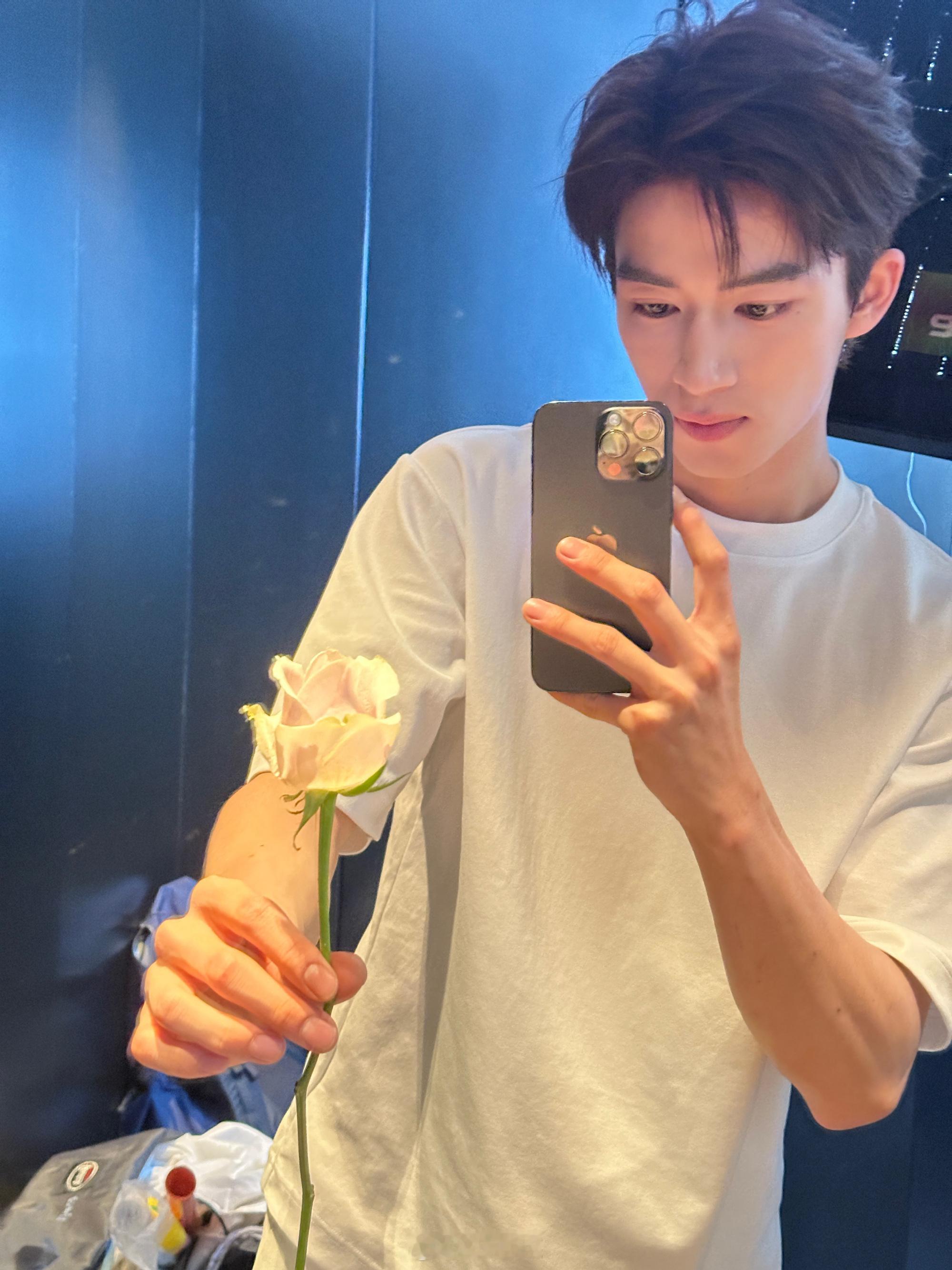 #王星越方辟谣# 支持维权！不要让自己一时的口嗨去中伤他人。 ​​​