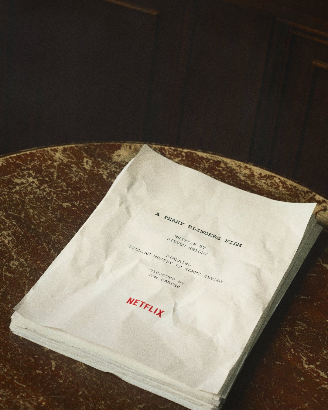 Netflix正式宣布制作《浴血黑帮》电影，基里安·墨菲回归主演，剧版第一季导演