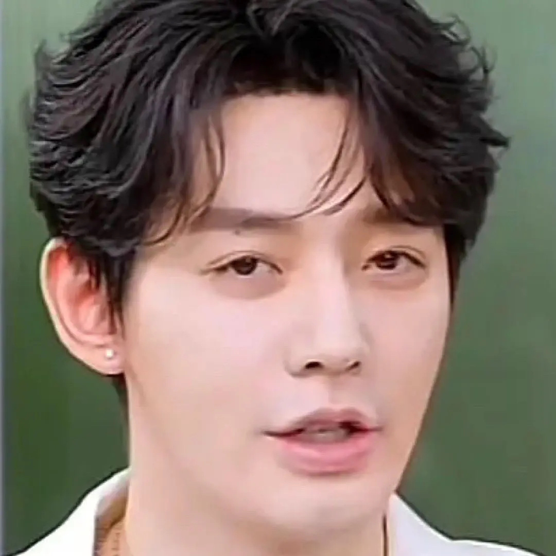 别再说邓为是小肖战了，肖战至少没有发面吧 ​​​