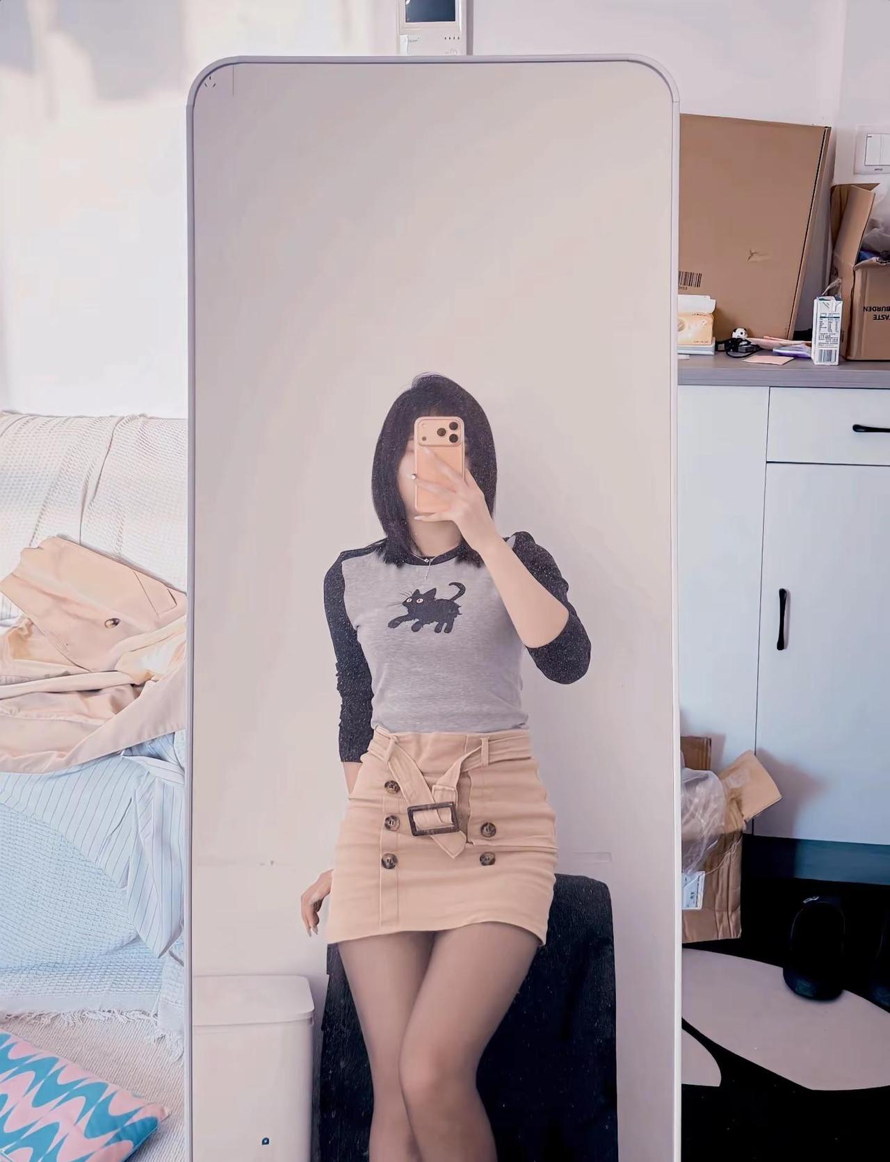 只对你坏 好不好。ootd穿搭 自拍 漂亮穿搭对镜拍 我不信这么穿还不出片