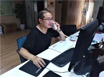 最近和几位经销商老板交流，他们都说有手机恐惧症，接到的电话要不是厂家的业务员催款