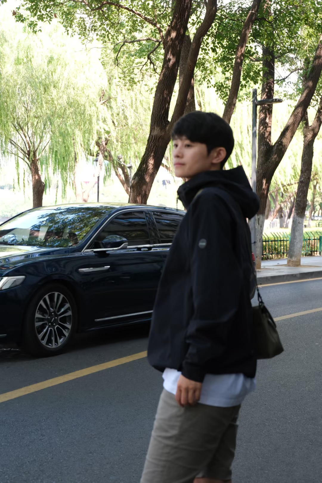 早秋城市暴走穿搭被这件冲锋衣承包了！