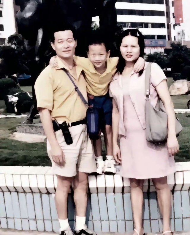 许昕回复节哀 节哀高远！未来一定会更好的！爸爸一定很为你骄傲！  