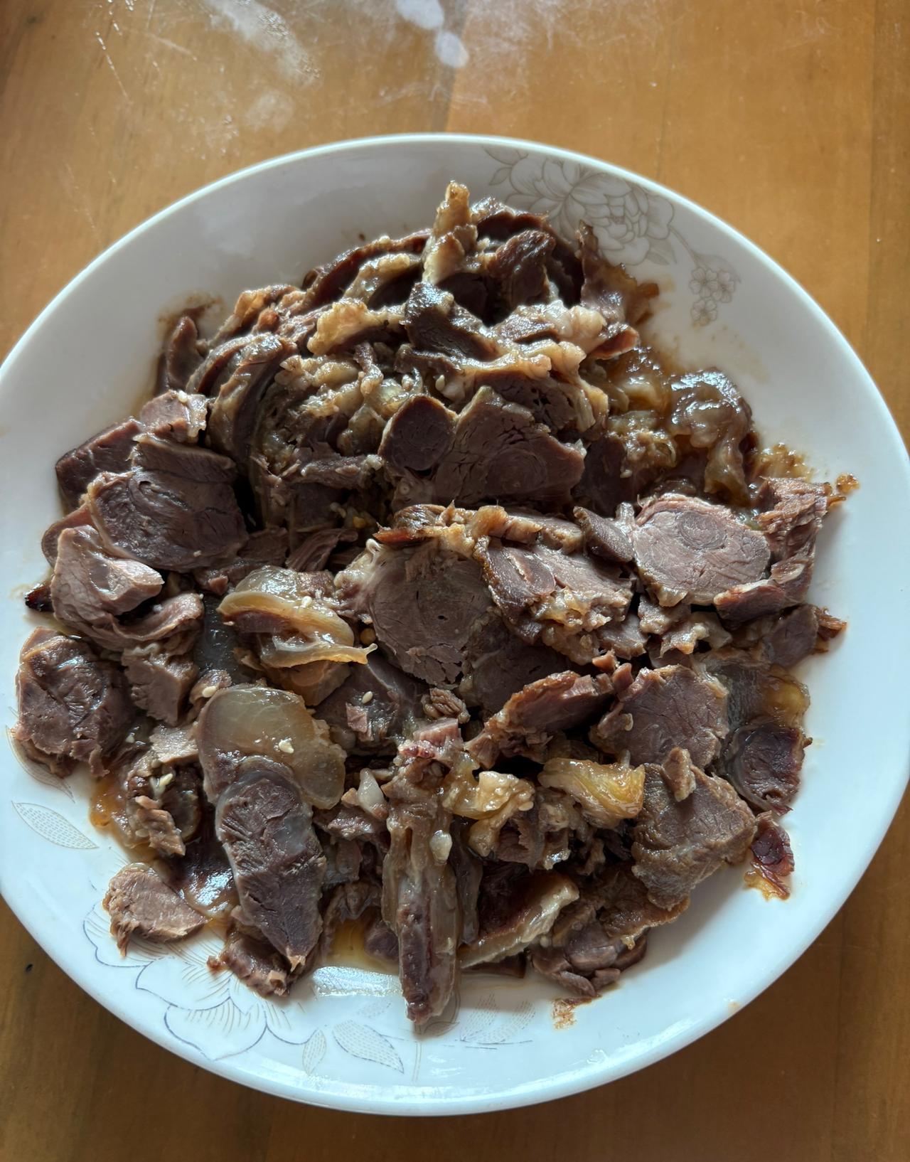 尝试了很多次，才把卤牛肉的诀窍给掌握了！
1，牛肉的部位很重要，牛腱子肉最好
