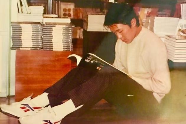 总被吐槽吝啬孤僻，私下默默行善三十年，周星驰从不对外宣扬
 
总有人说周星驰为人