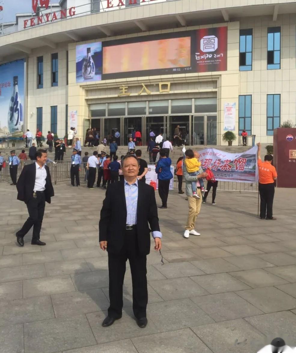 头条感慨；
每有所写，便会写出来，要写的贴切、自然、生动，很不容易，但很有趣。
