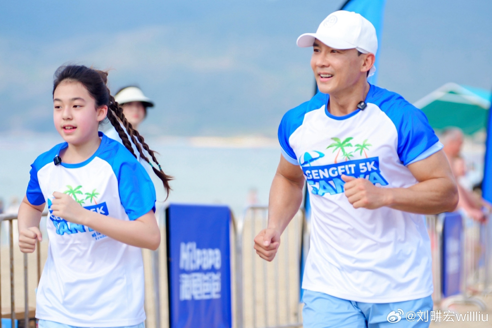 刘畊宏对小泡芙的鼓励式教育 时隔八年再看刘畊宏和小泡芙同框闯关，还是熟悉的温暖画