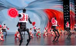 日本人说：中国的春晚机器人是盗取了日本的技术！

机器人这行，说白了是个拼体系的