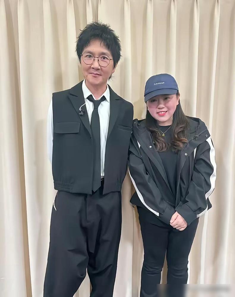 孙楠减掉30斤，减没了辨识度。章子怡脸一圆，丢了半生杀气。
57岁的孙楠，靠1