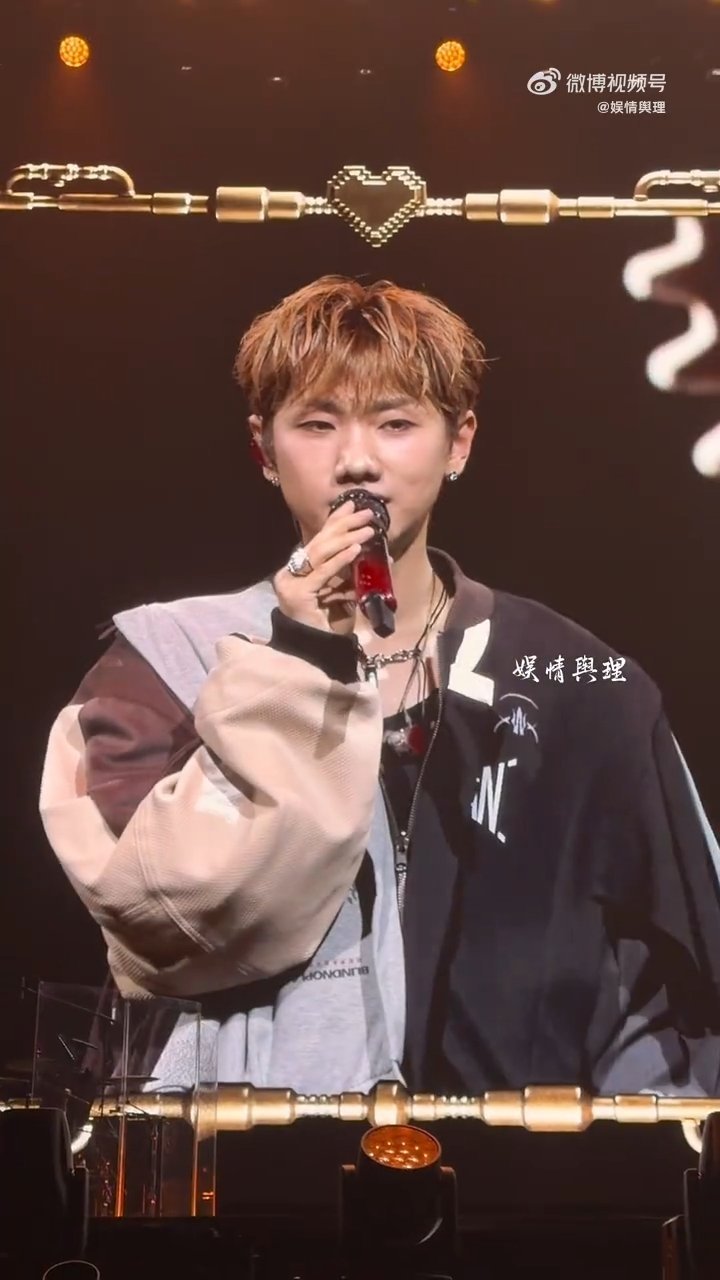 汪苏泷新加坡收官talking “也许有人在意，也许没人在意，但没关系。”他在未