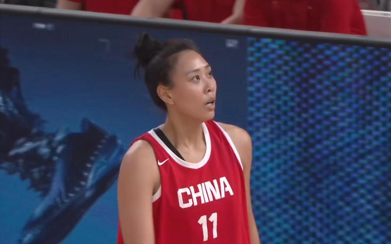 胜利的表象下，往往藏着最真实的故事。今天和一位老同学吃饭，他私下告诉我，别看女篮