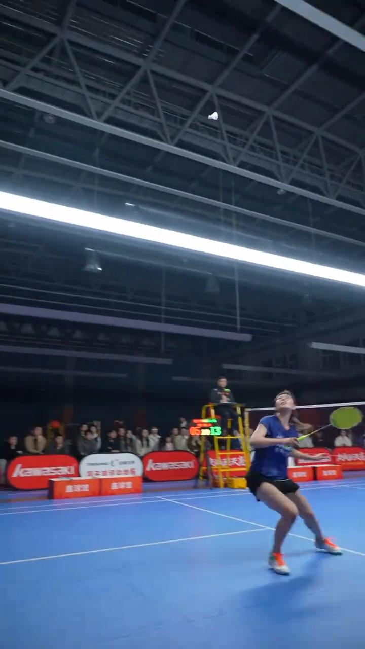 激情羽毛球比赛，暴力女单一样能让人激动万分。