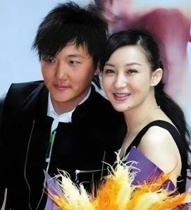 1999年，成名后的 孙楠 抛弃了同居10年的女友辛欣，转身娶了神交已久的 买红