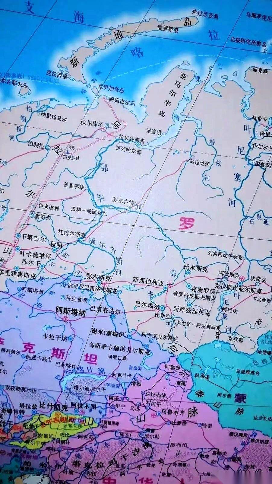 8月30日，香港《南华早报》甩出一则消息，直接把地图上的目光拉到了大西北。
一条
