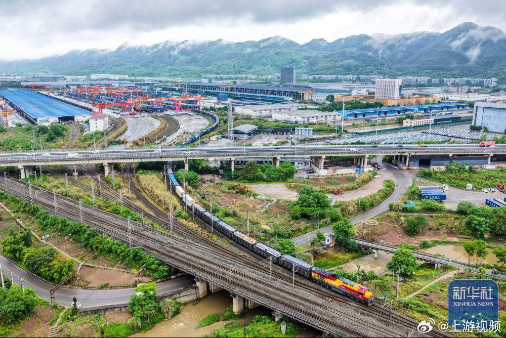 #重庆西部陆海新通道保持强劲增长势头#【重庆西部陆海新通道一季度运量同比增幅超3