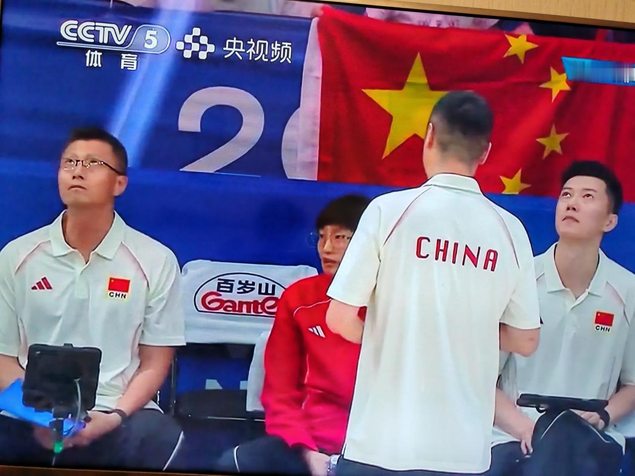 2026年女排世联赛南京站的比赛，中国女排对阵泰国女排，第一局中国女排25：24