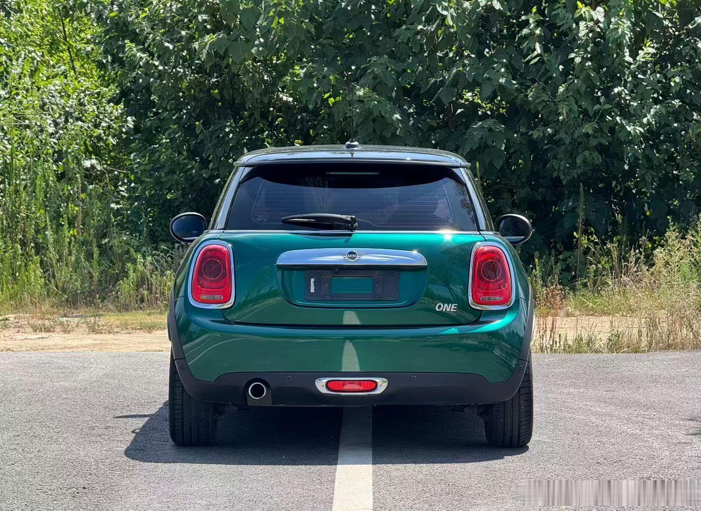 两台小可爱：第一台mini  cooper  2020年三万多公里第二台mini