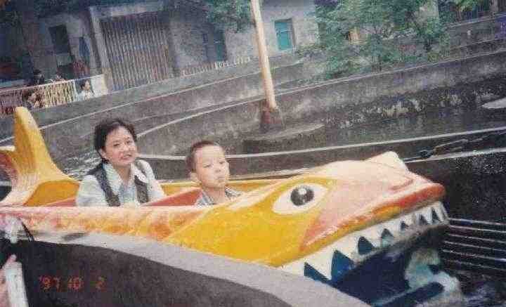 今年也祝俩宝宝六一儿童节快乐啊