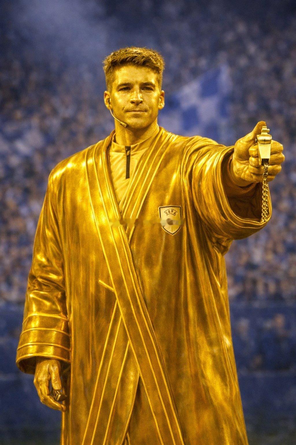 欧冠裁判选派与解析：2025/26欧冠联赛第八轮阿贾克斯（荷兰） - 奥林匹亚科