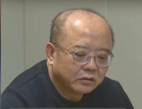 你信吗？

他批过5亿项目，

却连施工方一口水都不喝。

可调任房管局后，这个