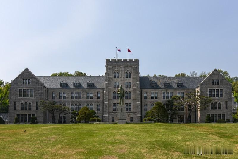 张雪峰这声感叹也太戳人了！从东北贫困县的穷小子，到如今坐拥教育帝国，他发博说“做