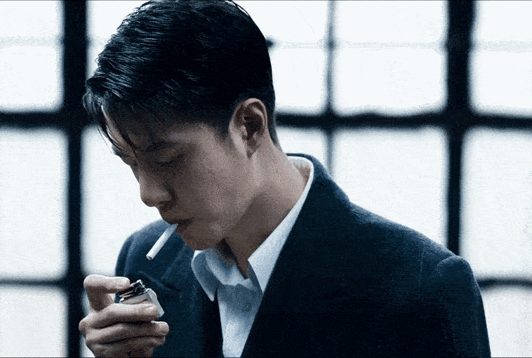 食指点烟真的好bking🤤 ​​​