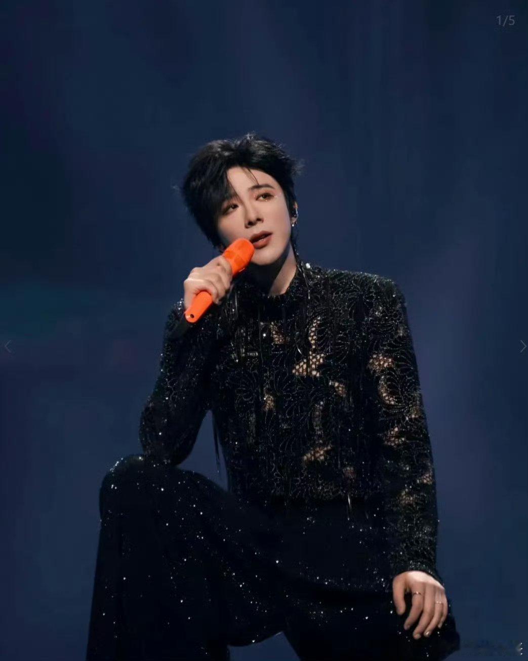 刘宇宁官宣QQ音乐超级巅峰之夜都来听！刘宇宁现场可太顶了，每句都能往心里钻。别光