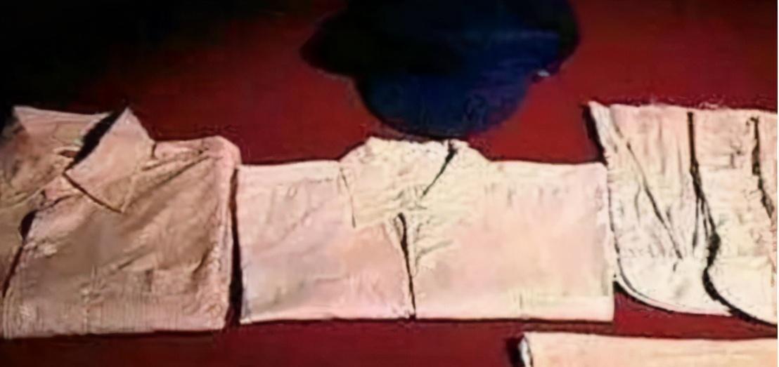 彭德怀亲自向毛主席报告毛岸英牺牲消息，毛主席不仅没有悲痛反问，还反过来安慰彭德怀