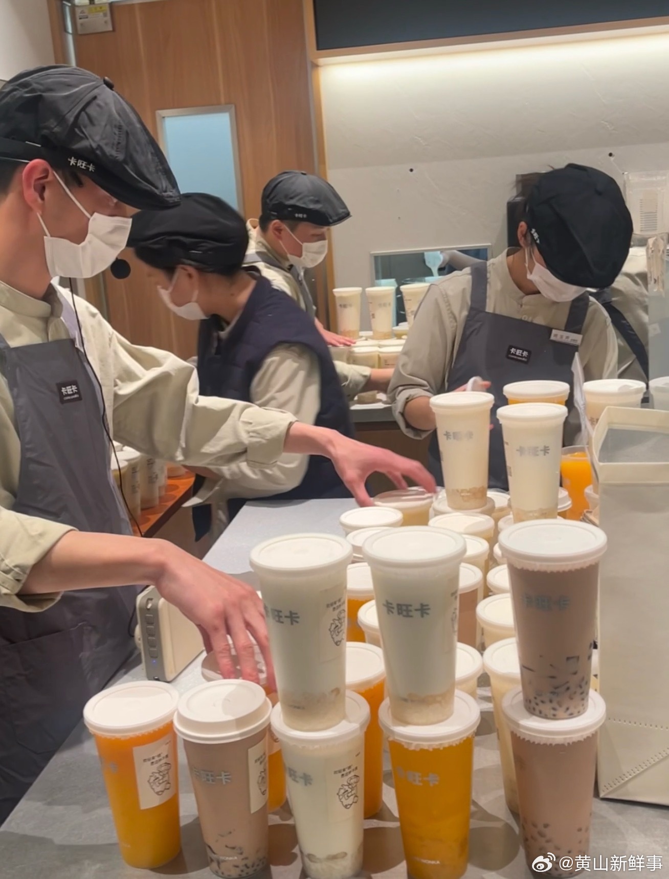 皖式奶茶凭啥火出圈安徽奶茶悄悄火出圈，实力不容小觑！依托优质徽茶基底，兼顾传统风