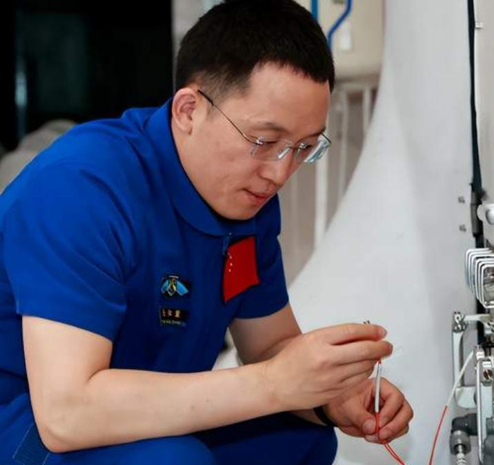 今年以来 A 股商业航天板块表现突出，累计涨幅超过 40%，头部企业估值持续走高