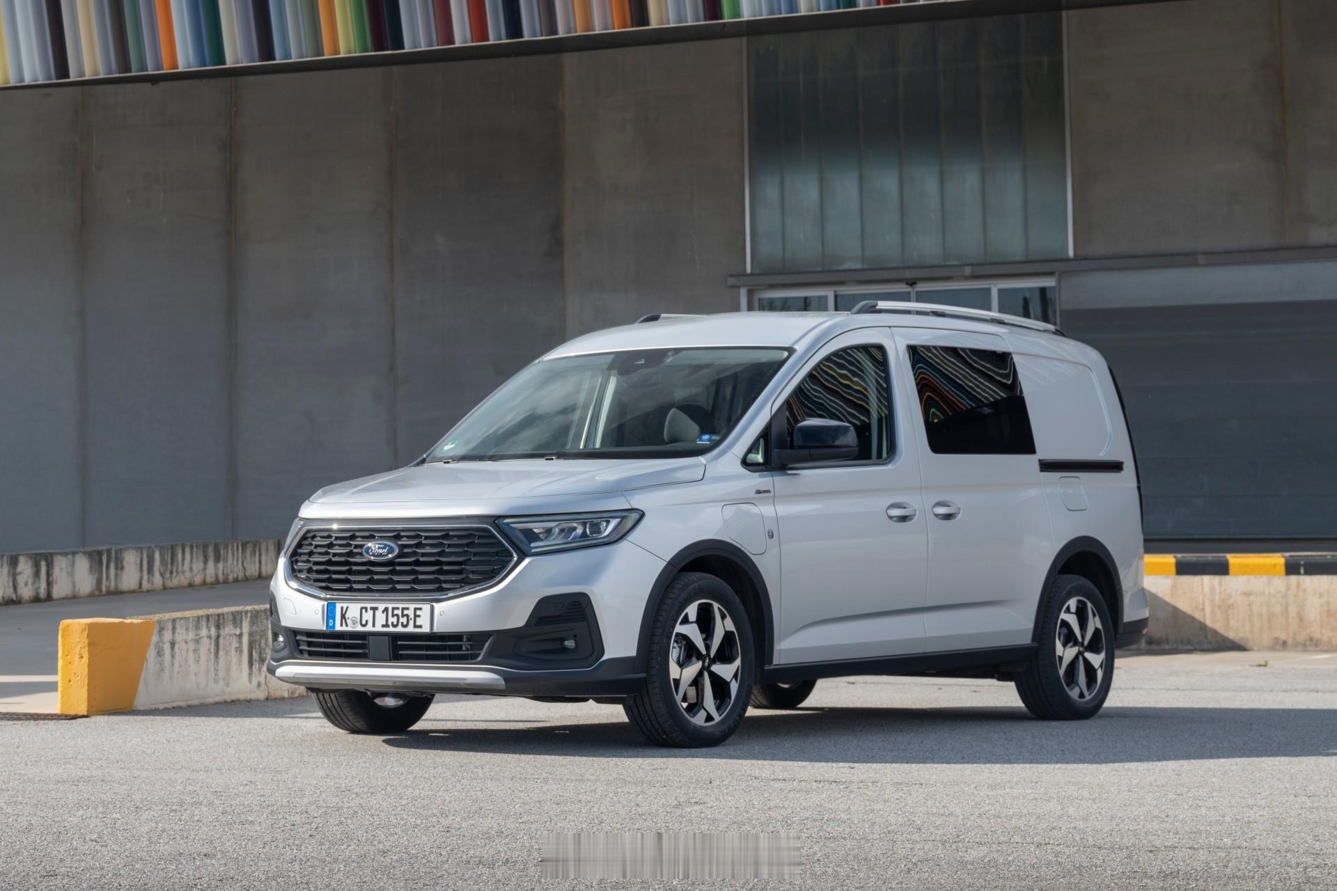 以防有些朋友不知道：主攻欧洲市场的福特Transit Connect不但有超级好