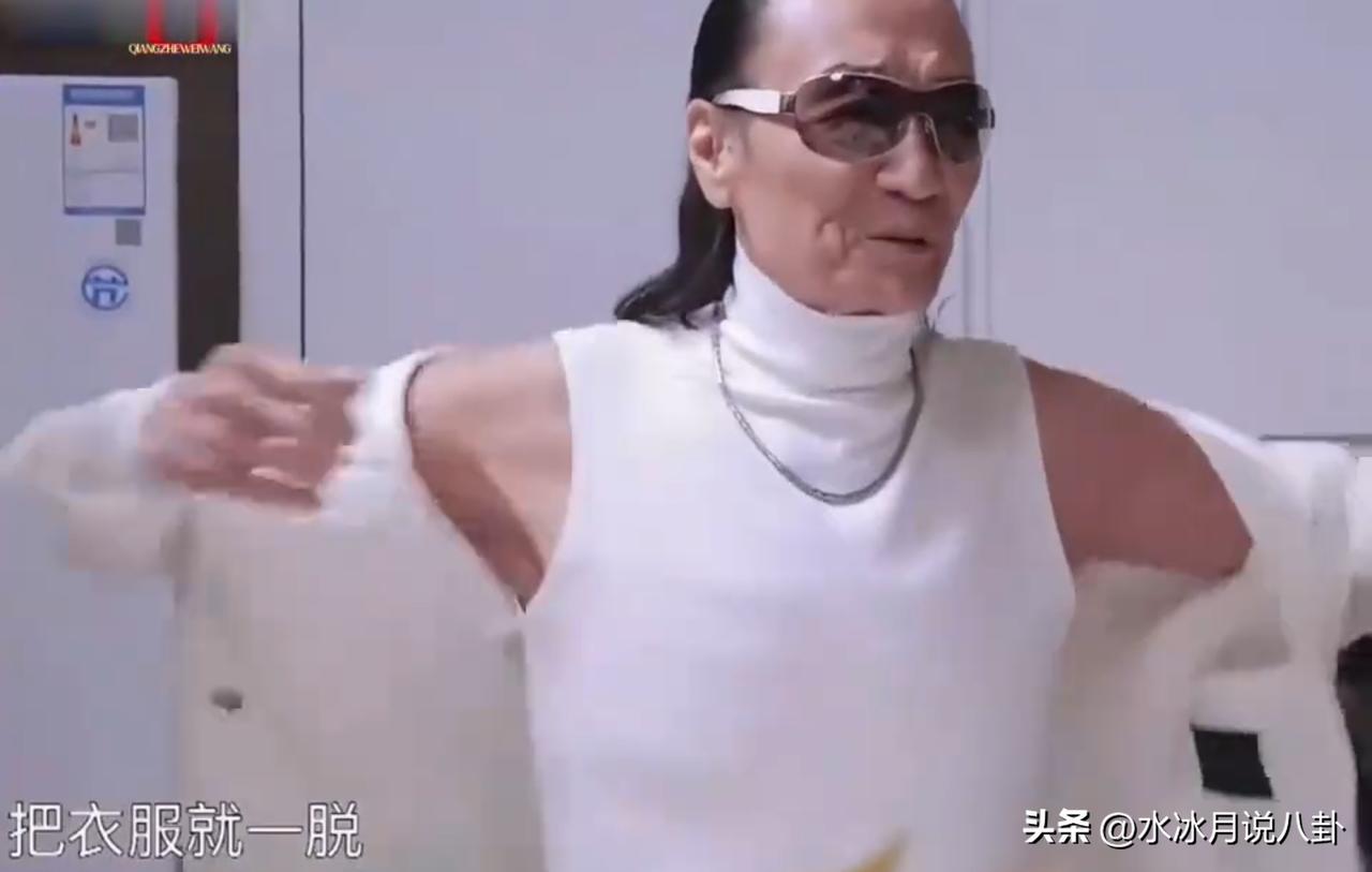 谢贤说：我跟汪明荃拍《千王之王》的时候，突然间一个电话来：“喂，你的儿子出生了！